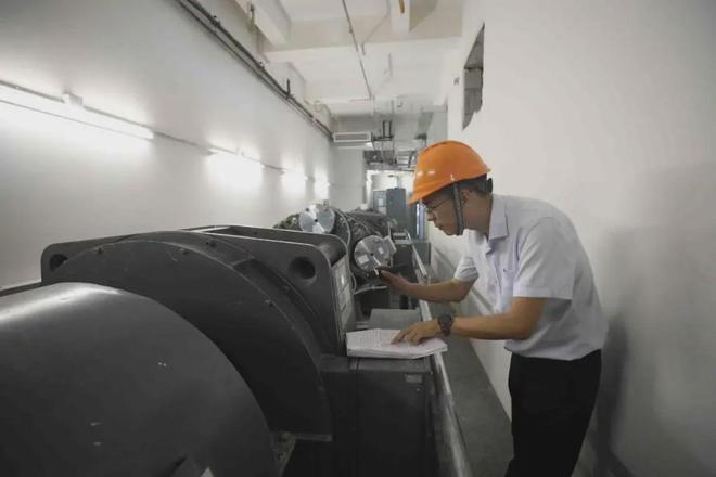 高楼”超高速电梯接受监督检验！k8凯发10ms！“浙江第一